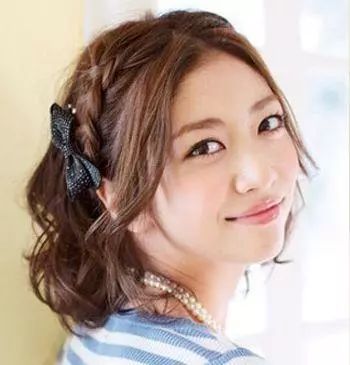 如何编发变中分?中分编头发教程