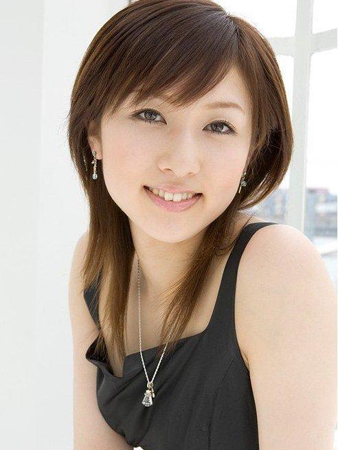 梁海玲?梁海玲被切了一个汉堡包视频