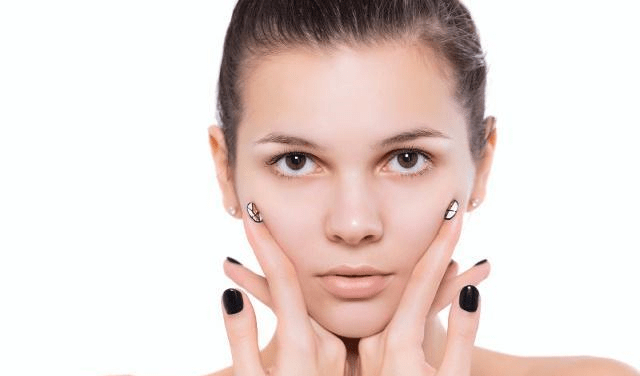 面部精华?面部精华液使用步骤