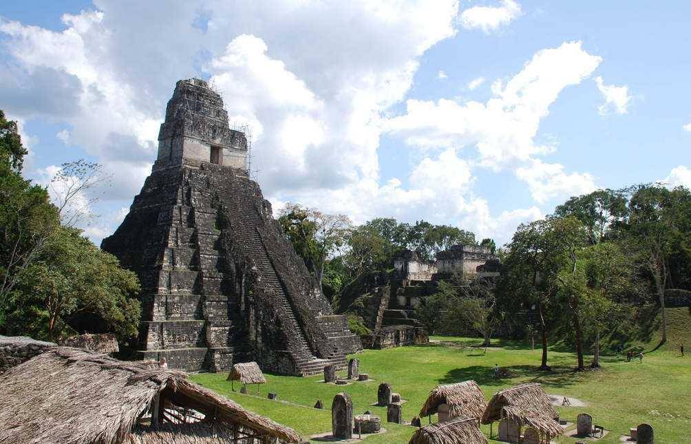 玛雅宇航员雕塑是真的吗？（死最惨的宇航员图片）